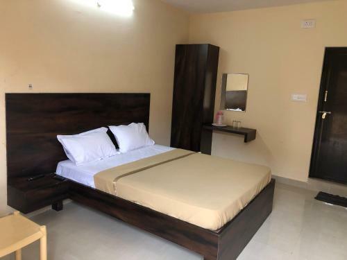 Hotel Veekay Regency Lodge