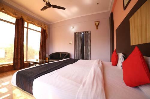 Capital O 38730 Hotel Mansarovar Deluxe