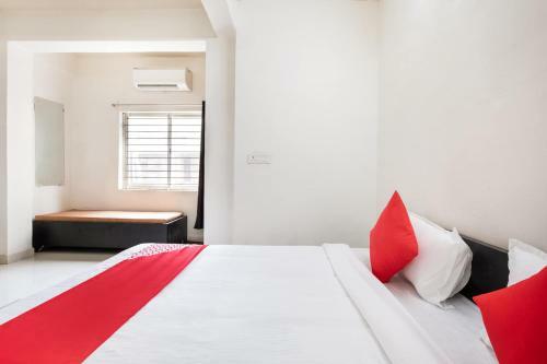Hotel Oyo 30193 Shourya Residency