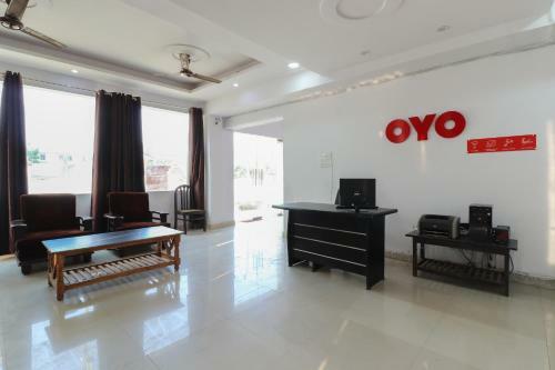 Oyo 45582 Hotel Shri Tirupati