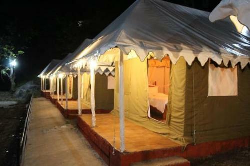 Camp Kasbah, Bir