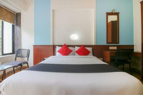 Capital O75414 Hotel Dream Residency