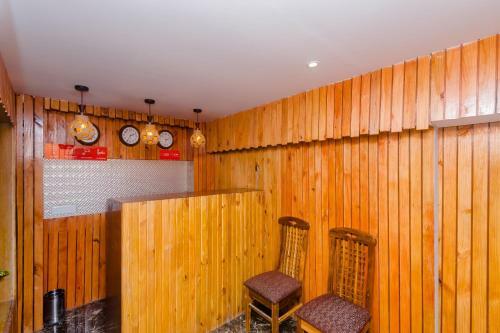Hotel Oyo 24293 Amana International