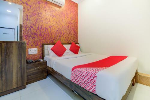Oyo 24416 The United Hotel