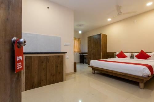 Oyo Flagship 76610 Hotel Grandeur