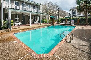 Maison St. Charles Hotel And Suites