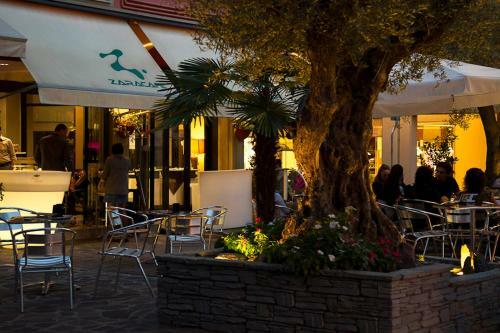 Bed & Breakfast Zara Rooms & Suites