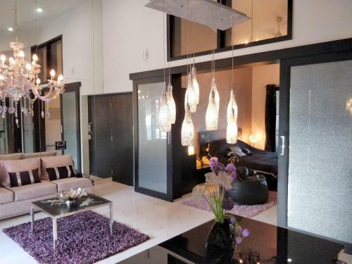 16) Stunning Boutique Feel Serviced Apartment Wifi