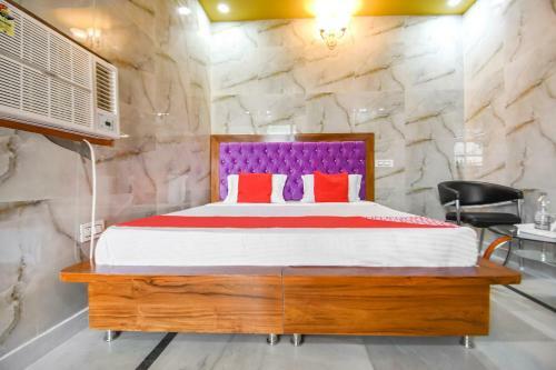 Oyo 48260 Hotel Grand City