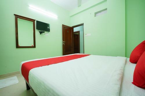Hotel Oyo 26253 Malabar Plaza Residency