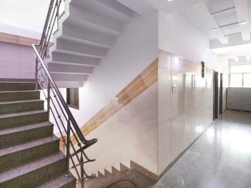 Oyo 73821 Hotel Richi Rich