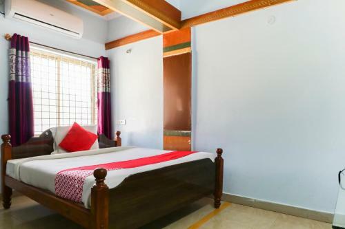 Hotel Oyo 22101 Shree Raksha Comfort