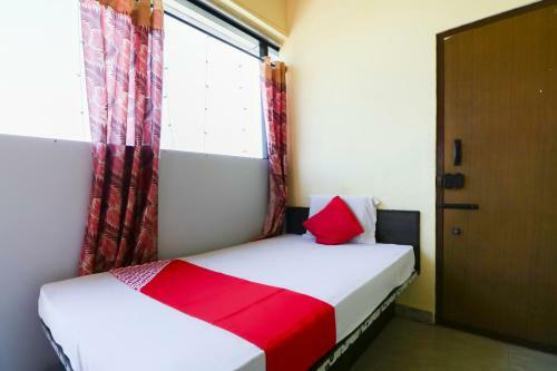 Hotel Oyo 22101 Shree Raksha Comfort