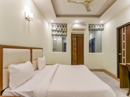 Hotel Oyo 78560 Collection O Siris Road Dlf Phase 3