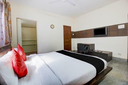 Hotel Capital O 77334 Halcyon Jubilee