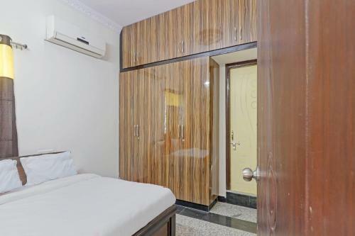 Collection O 80304 Hotel Pnr Banjara Hills