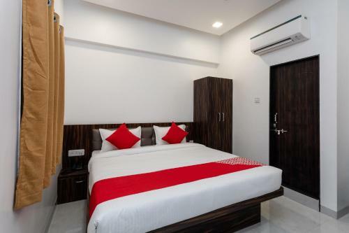 Hotel Capital O 26167 Ten Eleven Grand