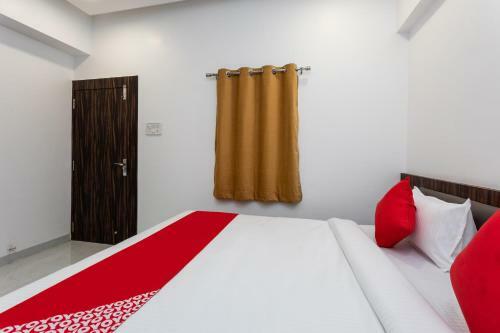 Hotel Capital O 26167 Ten Eleven Grand