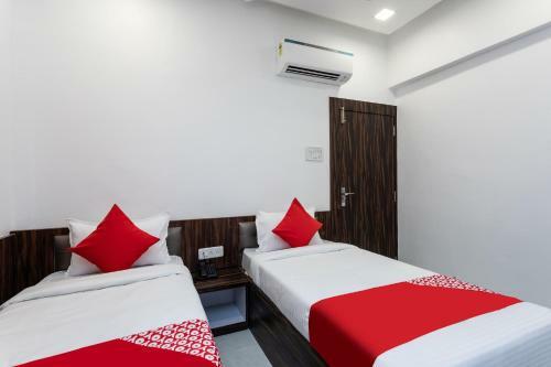 Hotel Capital O 26167 Ten Eleven Grand