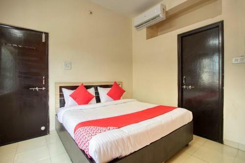 Oyo 41154 Hotel 24 Pm