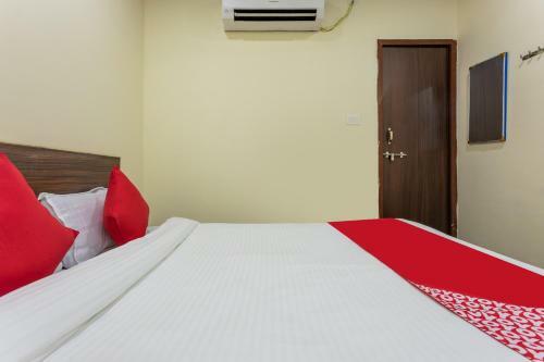 Oyo 47033 Hotel Krishna