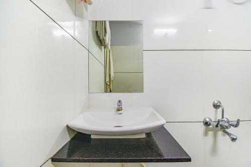 Hotel Fabexpress Hello Homz Bengali Square