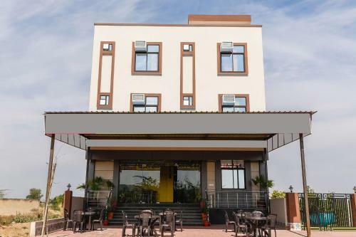 Oyo 30328 Hotel Shyam Palace