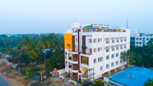 Hotel Grand Padappai Residency