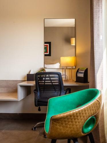 Amika Hotel,madurai - Near Airport