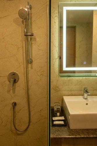 Amika Hotel,madurai - Near Airport