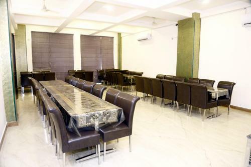 Hotel City Centre Inn - Couple Friendly Stays