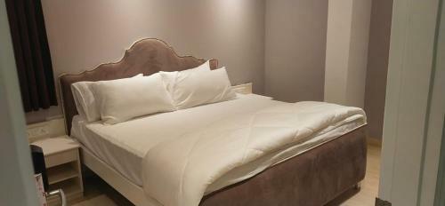 Globus Hotel - Harriet