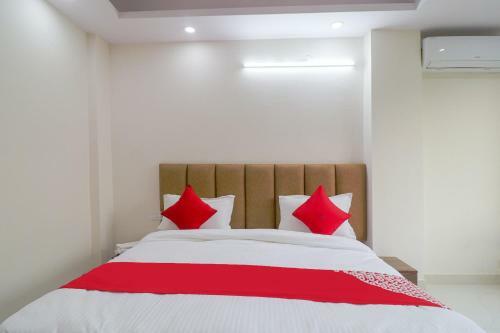 Hotel Oyo 75809 Sharma Residency