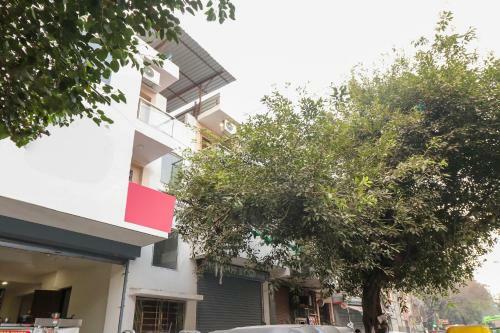 Hotel Oyo 75809 Sharma Residency