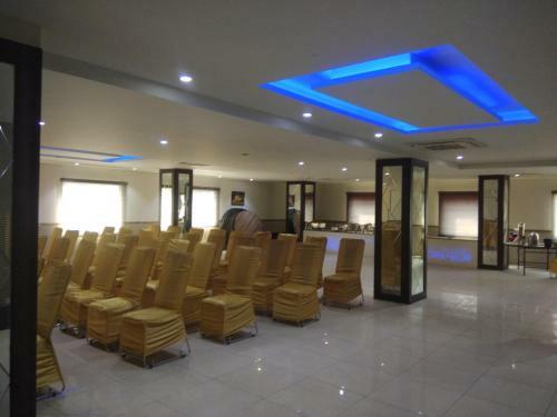 Mega Hotels