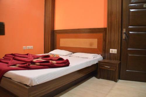 Hotel S B Guest House