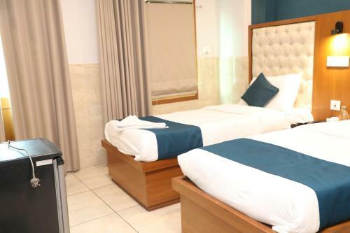 Hotel Hira Palace