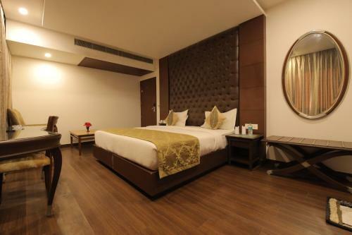 Airport Hotel Bollywood Paradise