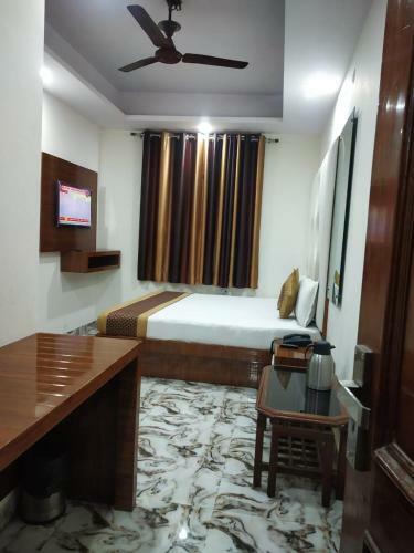 Adb Hotel Crystal Deluxe,delhi