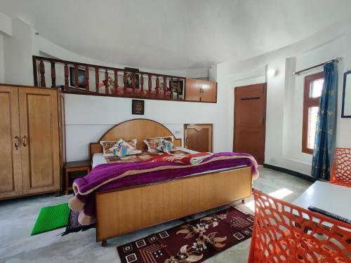 Hotel Holiday Home, Palampur
