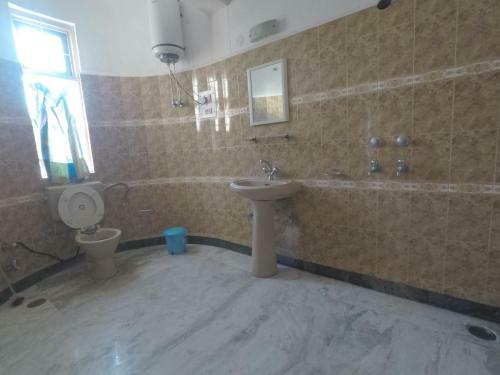 Hotel Holiday Home, Palampur