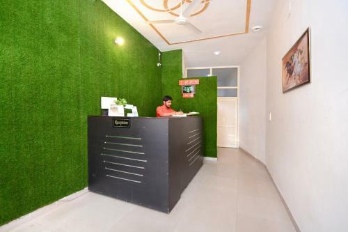 Hotel Oyo 33024 Urban Guest House