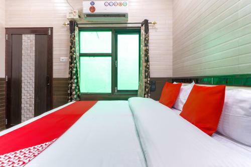 Hotel Oyo 43318 Aayat Apartment