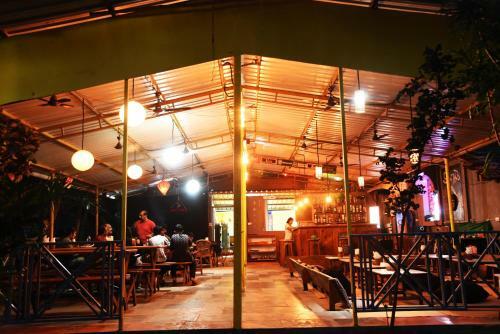 Hostal Rockit Cafe & Stay