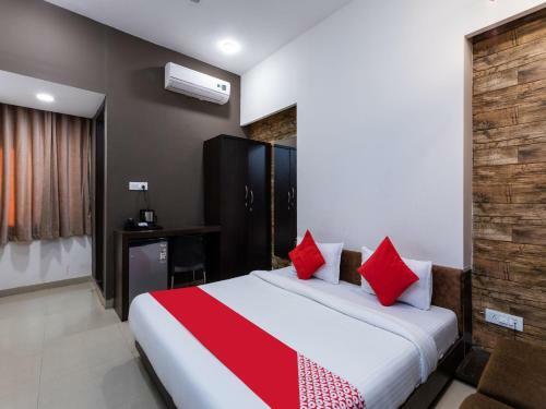 Oyo 76880 Hotel 2 Cubes