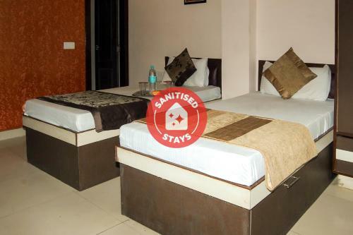 Oyo 7864 Moments Hotel