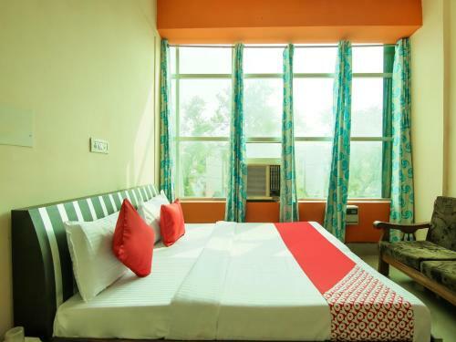 Oyo 75664 Hotel Nmr Plaza