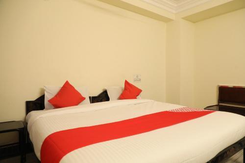 Oyo 24837 Hotel Payal
