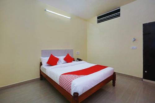 Hotel Oyo 24623 Chetana Residency