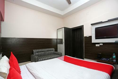 Oyo 28174 Hotel Sai Krupa